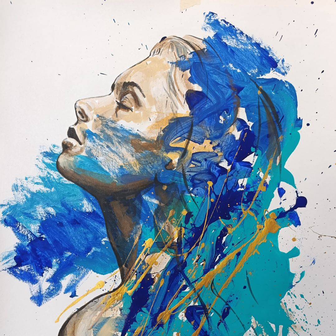 etalle de la figura femenina en la obra Silueta Azul, pintura abstracta en acrílico con tonos vibrantes