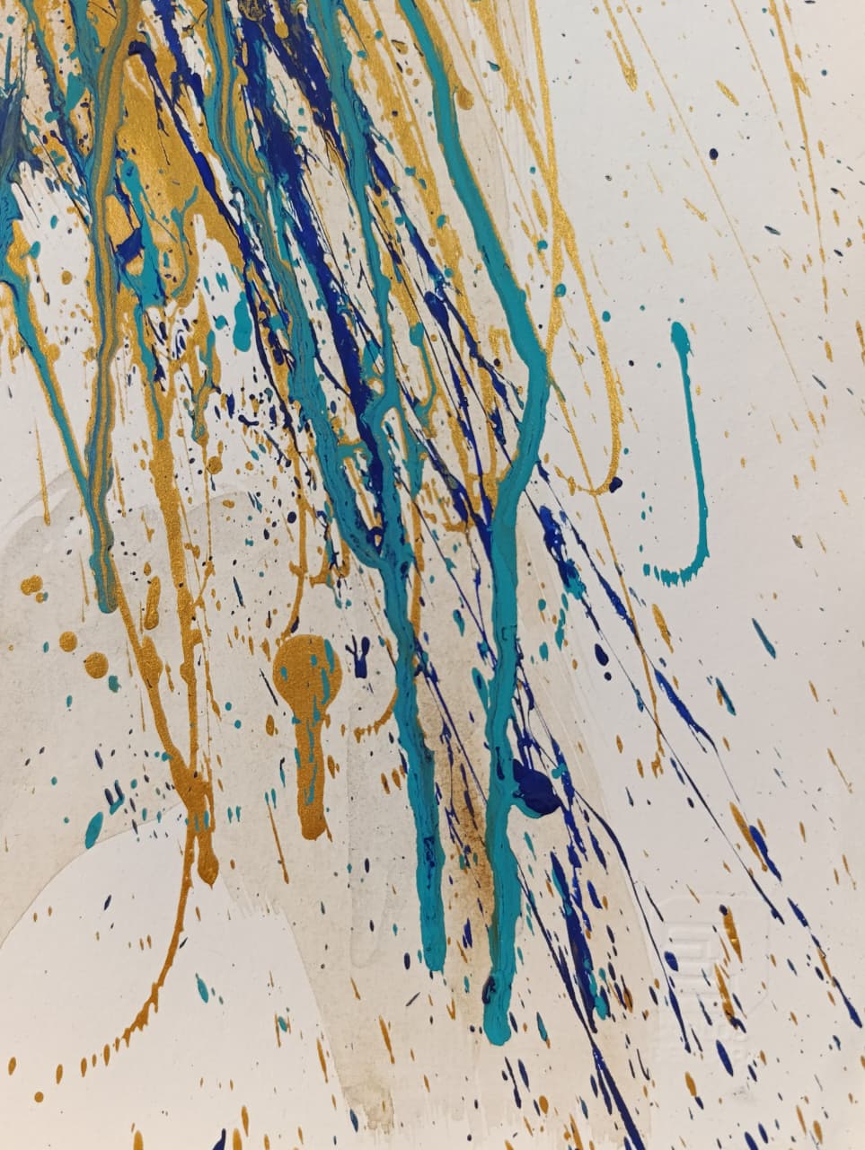 Detalle de la pintura Destellos mostrando texturas y colores abstractos en acrílico de Carlos Becerra Llabrés